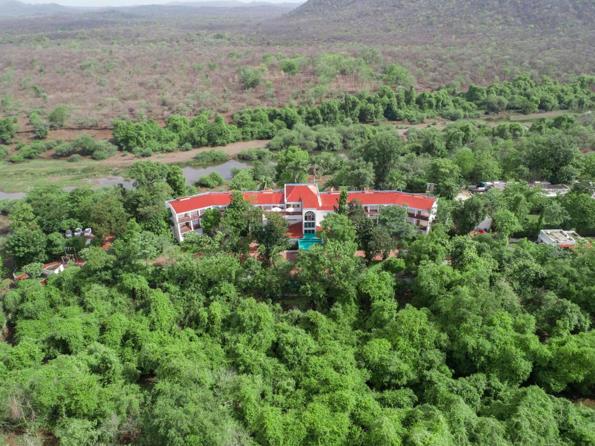 Gir Serai - Ihcl Seleqtions Sasan Gir Exterior photo